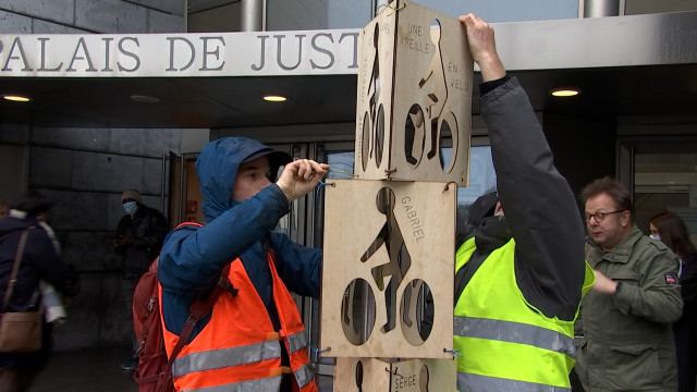 Des peines de travail de 46h requises contre trois cyclistes