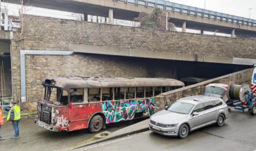 Les bus du musée des transports en commun en proie aux flammes