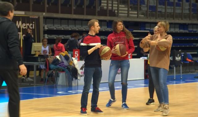 Les Liège Panthers initient à la langue des signes