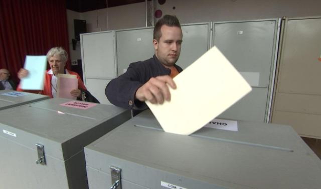 Awans: Ambiance conviviale au bureau de vote de Fooz
