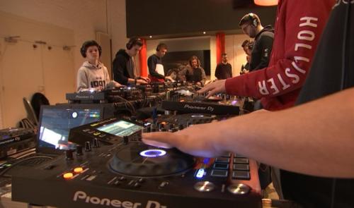 Des Dj's s'entraînent au Standard