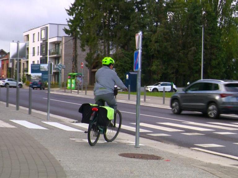 Baromètre de mobilité domicile-travail : le vélo progresse, la voiture règne toujours