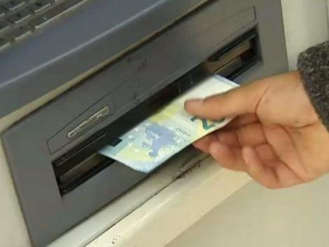 Economie : un premier distributeur automatique de billets neutre installé à Clavier