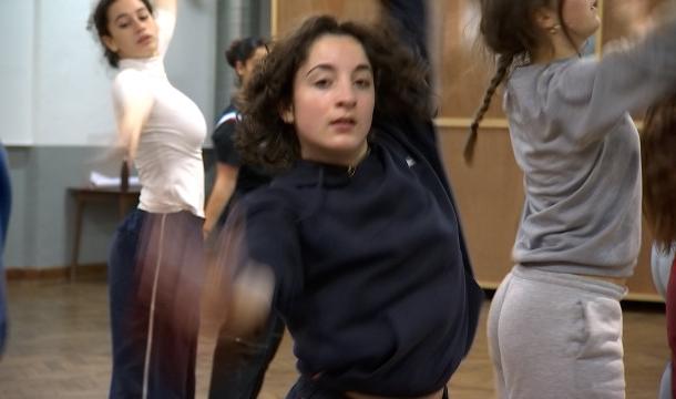 Avoir "16 ans en 2023" : une double création de Yliti 