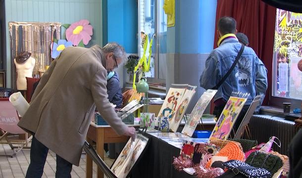Marchés de Noël alternatifs : de l'art local sous le sapin 
