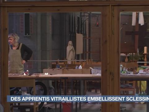 Des apprentis vitraillistes embellissent Sclessin 