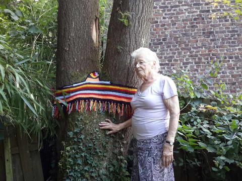 La mamy crochète un string géant !
