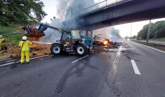 Un camion en feu paralyse l'autoroute E40 à Herstal - la circulation rouverte
