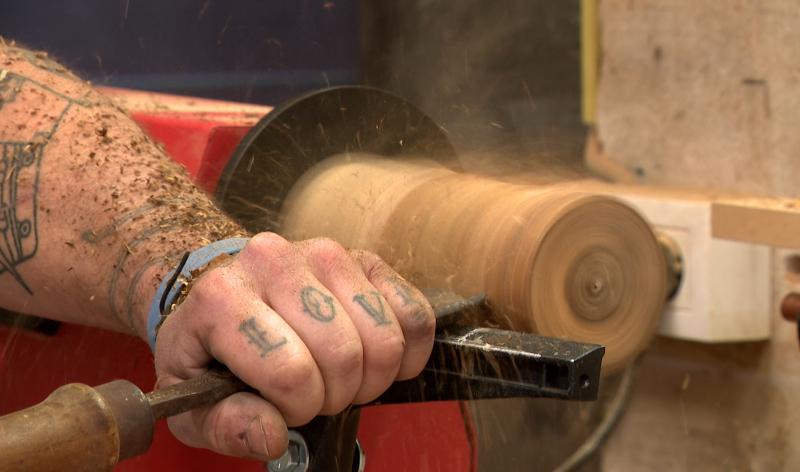 Amay : un artisan fait découvrir le tournage sur bois