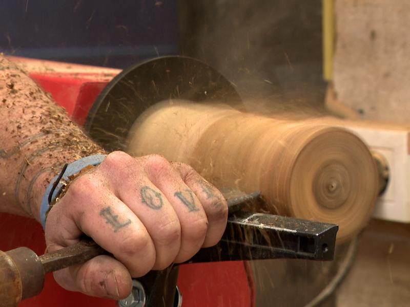 Amay : un artisan fait découvrir le tournage sur bois
