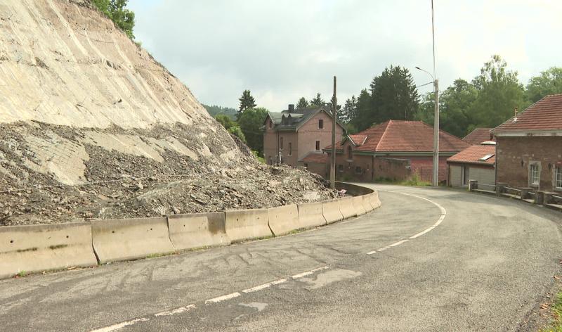Ouffet: la N623 obstruée depuis 5 ans à cause des chutes de schiste