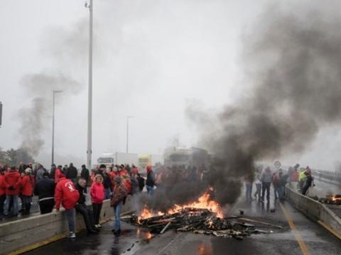 17 personnes en correctionnelle pour le blocage de la E40 en 2015