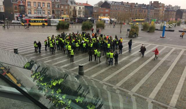 Gilets jaunes à la gare de Liège- Guillemins