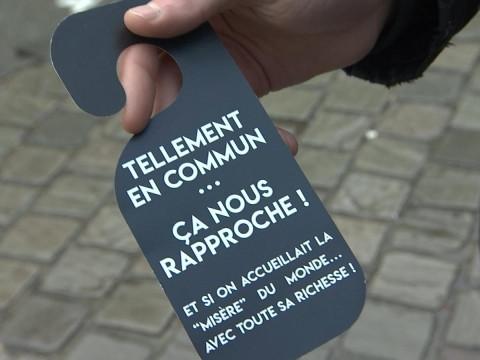 Bus : sensibilisation à la situation des sans-papiers.
