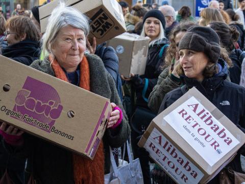 Une cinquantaine de militants contre la venue d'Alibaba à Liège