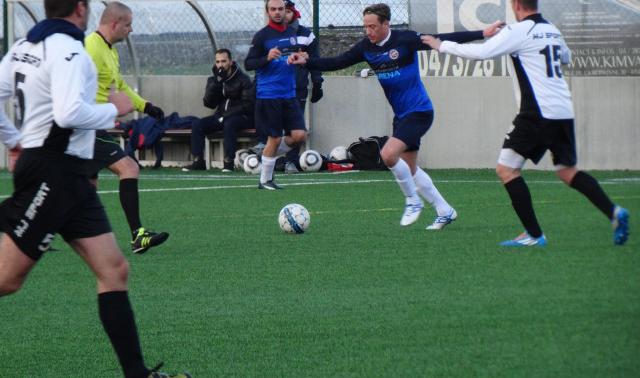 Pas de foot amateur avant février 