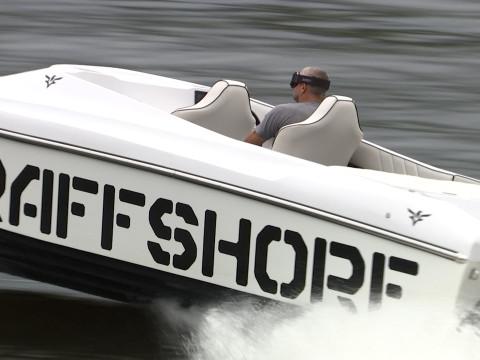 Un surprenant créateur de bateaux offshore à Liège