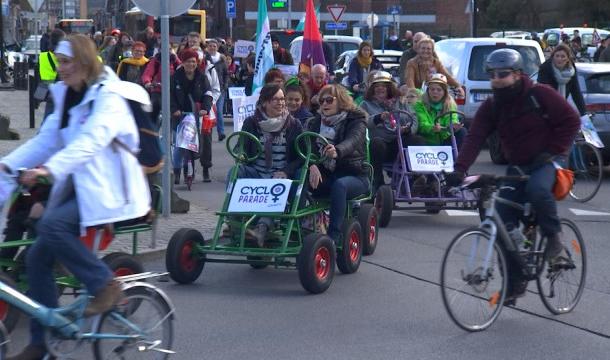 1700 participants à la 2ème cycloparade féministe 