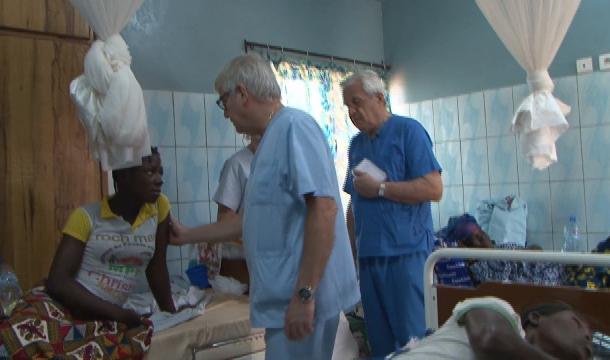 Adamo chantera pour Médecins du Désert au Forum, le 24 septembre 