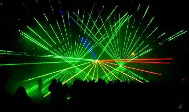 Ans-les-Bains : un show laser musical remplace le feu d'artifice