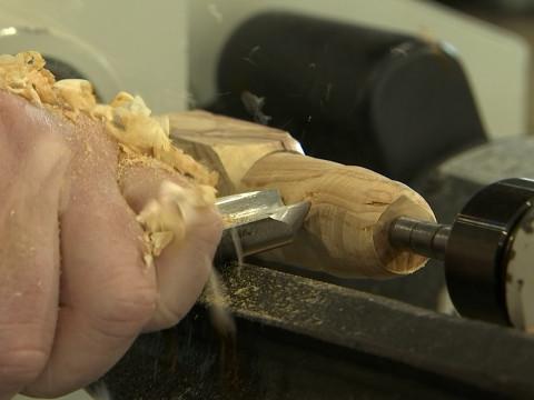 Aywaille: Tourneur sur bois, il partage sa passion