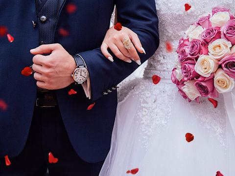 Coronavirus : l'Eglise catholique interdit baptêmes et mariages religieux