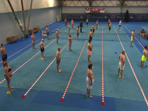 Le tennis indoor, plus dangereux que la piscine ?