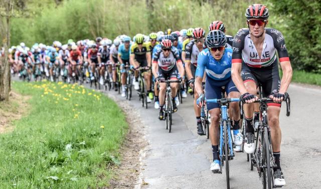 Cyclisme : l'arrivée de Liège-Bastogne-Liège boulevard d'Avroy