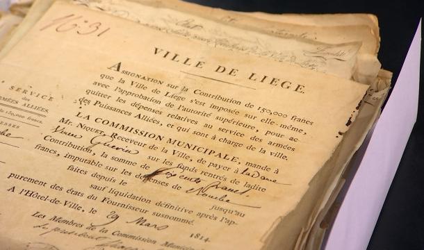 Des archives volées déposées à l'entrée du site des Archives de l'Etat