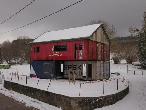 Des habitations en containers maritimes