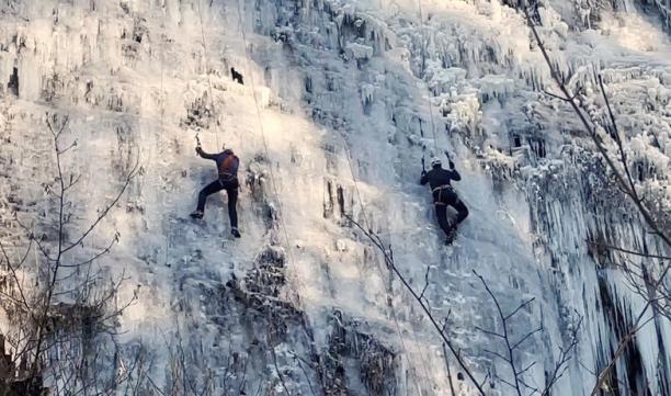 Escalade glaciaire à Chanxhe: les grimpeurs en ont profité 