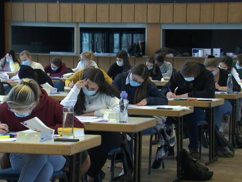 Examens en présentiel : quid des étudiants malades?