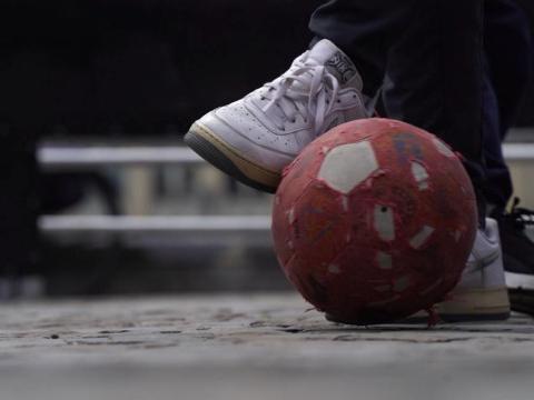 Football freestyle : Quand le ballon rond s'envole ! 