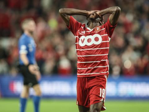 Football : même face à la lanterne rouge, le Standard n'y arrive pas