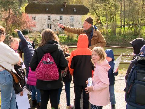 Hamoir: les élèves de Saint-Joseph à la découverte de leur village avec les aînés
