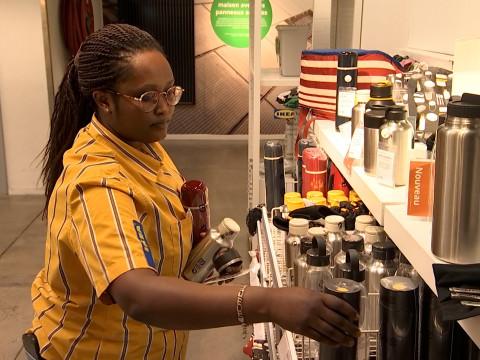 Ikea intègre des réfugiés à ses équipes