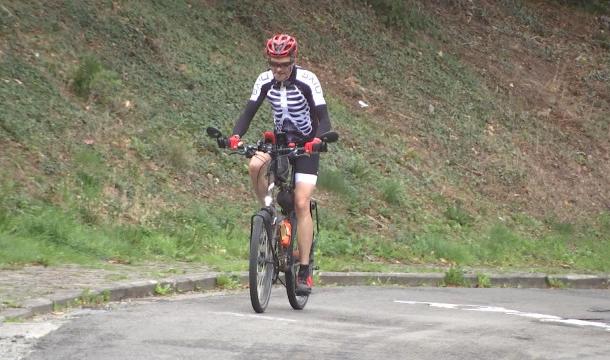 Il veut grimper 65 fois le Mur de Huy