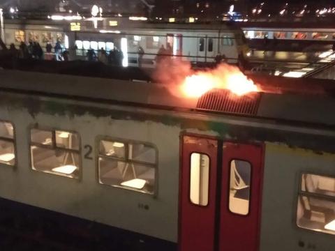 Incendie d'une automotrice aux Guillemins