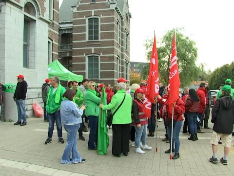 En grève, le personnel d'ISoSL a protesté au Valdor à Liège