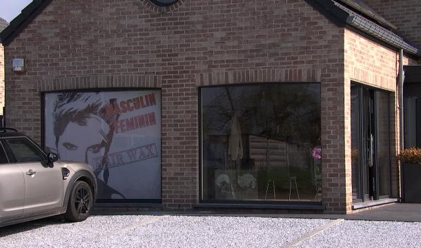 Juprelle: un double-garage pour un salon de coiffure commun