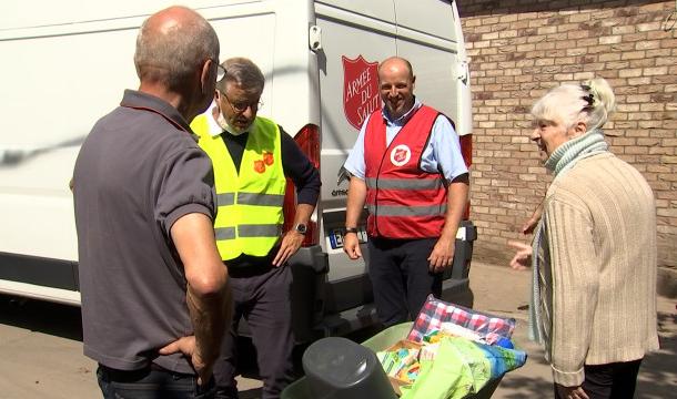 L'Armée du Salut sur le front des inondations