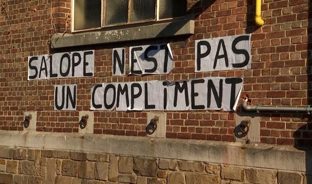 Le féminisme se colle sur les murs 
