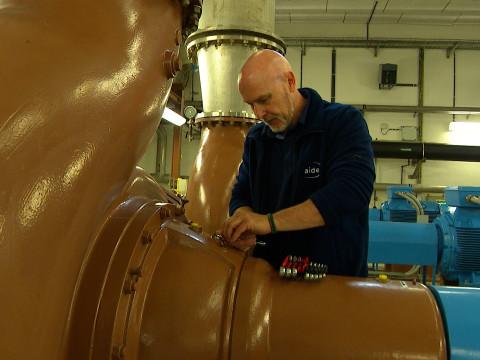 Formation d'électromécanicien pour le secteur de l'eau.