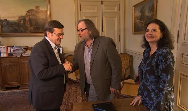 Le pacte PS-MR est signé à Liège, le PS seul à Seraing