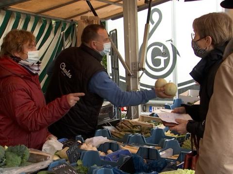 Le petit marché hebdomadaire de Couthuin séduit toujours!
