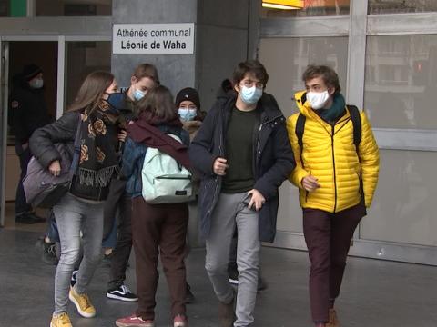  Liège: Les élèves de Waha veulent plus de présentiel !