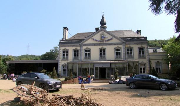 Les employés du château des Thermes à son secours 