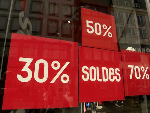 Les soldes d'été démarrent dans un contexte difficile