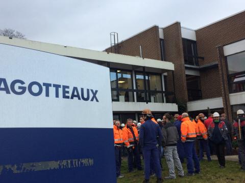 Les travailleurs de Magolux venus dire leur colère chez Magotteaux