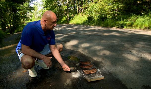 Luigi, le spécialiste de la pêche en nids de poule